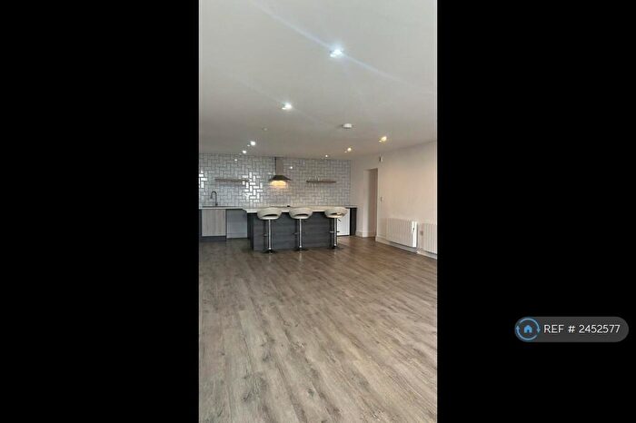 3 Bedroom Flat To Rent In Bull Street, Burnley, BB11