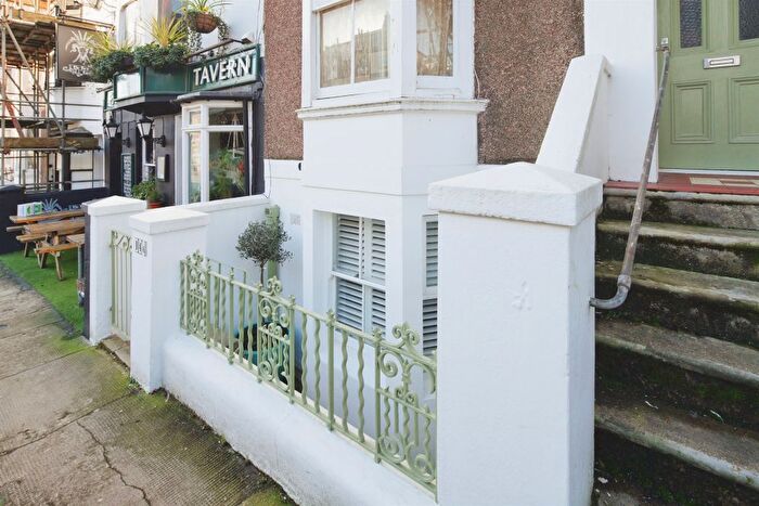 1 Bedroom Flat For Sale In Farm Road, Hove, BN3