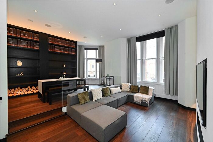 2 Bedroom Flat To Rent In Green Street, Mayfair, London, W1K