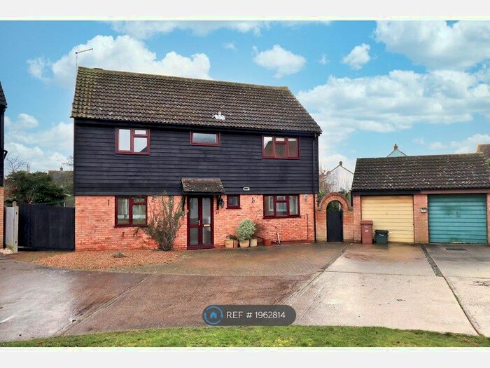 4 Bedroom Detached House To Rent In Menish Way, Chelmsford, CM2
