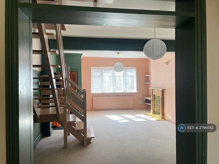 3 Bedroom Detached House To Rent In Bramley Close, London, E17