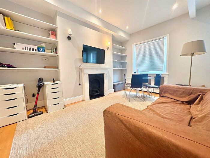 2 Bedroom Flat To Rent In Holland Road, London, W14