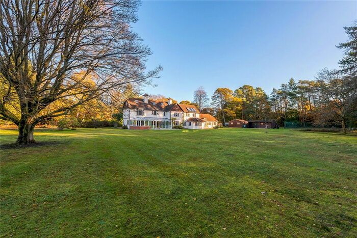 5 Bedroom Detached House For Sale In Lowicks Road, Rushmoor, Farnham, Surrey, GU10