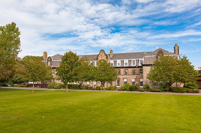 3 Bedroom Flat For Sale In Carlyle House, / East Suffolk Park, Edinburgh, EH16