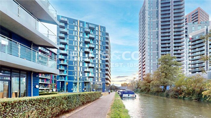 2 Bedroom Flat For Sale In Hatton Road, Wembley, HA0