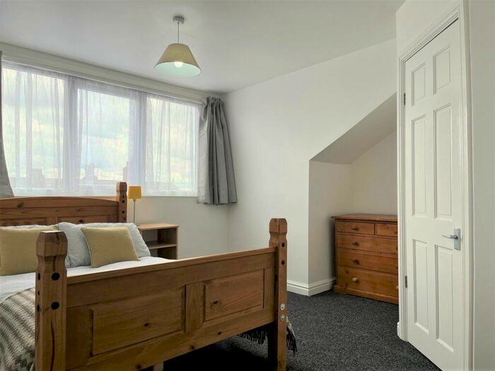 1 Bedroom Flat To Rent In Lady Pit Lane, Leeds, LS11