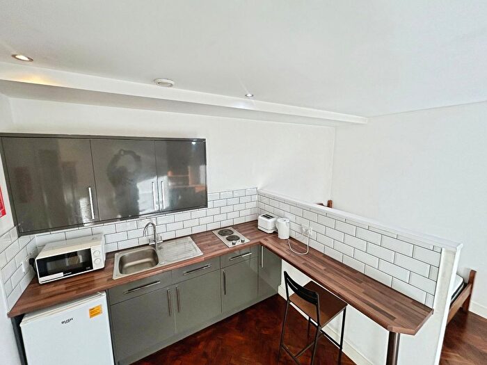 1 Bedroom Flat To Rent In Commercial Street, Sheffield, S1