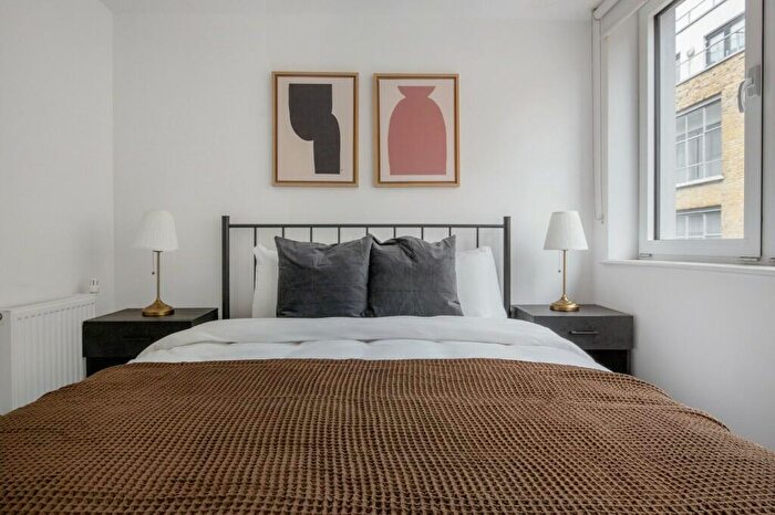 2 Bedroom Apartment To Rent In Britannia Walk, London, N1
