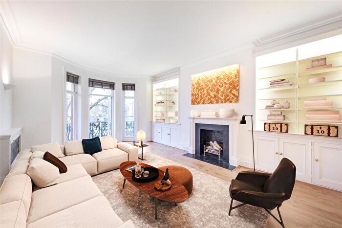 5 Bedroom Apartment To Rent In Drayton Gardens, Chelsea, London, SW10