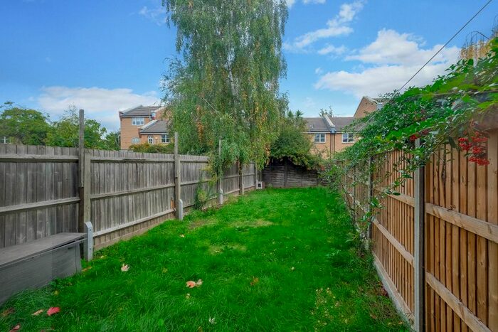 2 Bedroom End Of Terrace House To Rent In Alpine Grove, London, E9