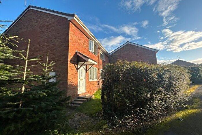 2 Bedroom End Of Terrace House To Rent In Saxton Walk, Swindon, SN5