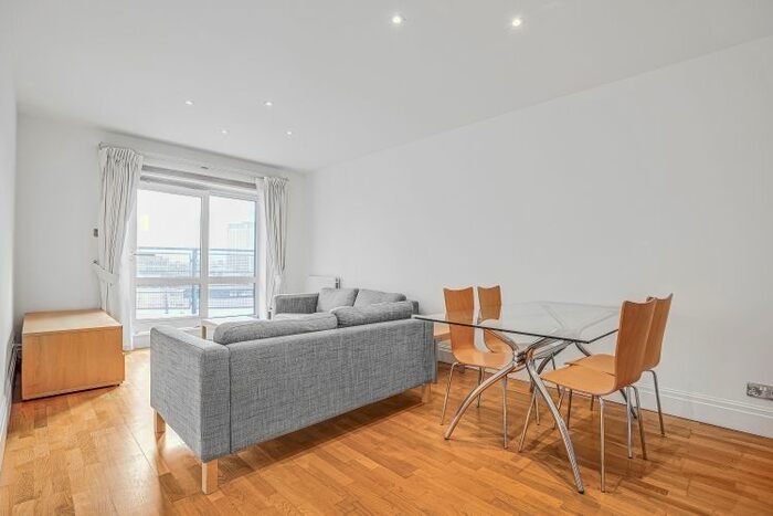 2 Bedroom Flat To Rent In Beckford Close, Warwick Road, London, W14