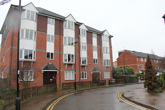 2 Bedroom Flat To Rent In Bunning Way, London, N7