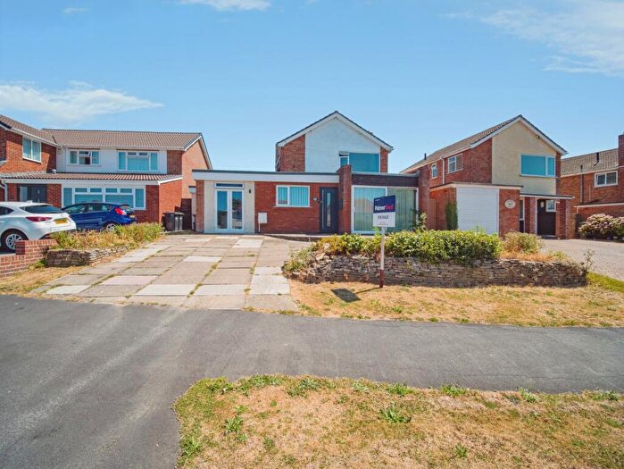 4 Bedroom Detached House For Sale In Radipole Lane, Weymouth, Dorset, DT4