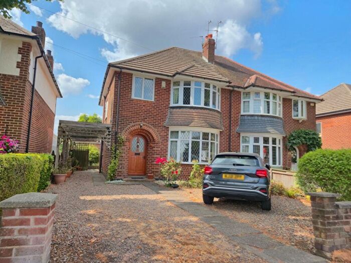 3 Bedroom Semi Detached House For Sale In Forest Road, Coalville, LE67