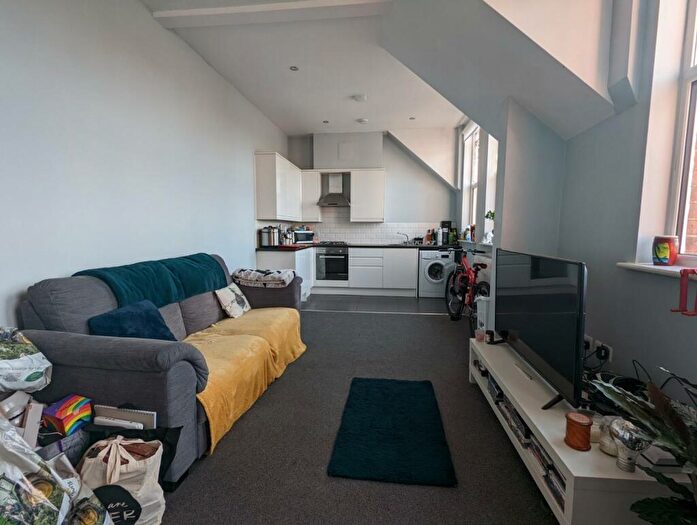 1 Bedroom Flat To Rent In High Street, Town Centre, Kettering, NN16