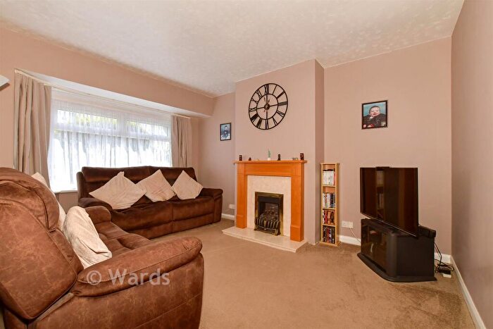 3 Bedroom Semi-Detached Bungalow For Sale In Poplar Drive, Herne Bay, Kent, CT6