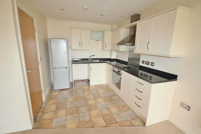 2 Bedroom Flat For Sale In Canal Road, Selby, YO8