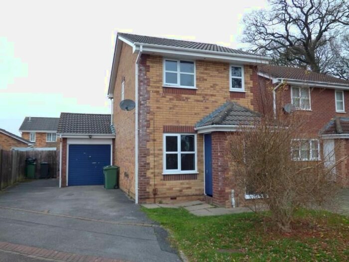 2 Bedroom Link Detached House To Rent In Acer Grove, Quedgeley, Gloucester GL2