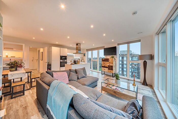 2 Bedroom Flat For Sale In Scena Way, London, SE5