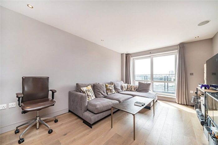 2 Bedroom Flat To Rent In Park Street, London, SW6