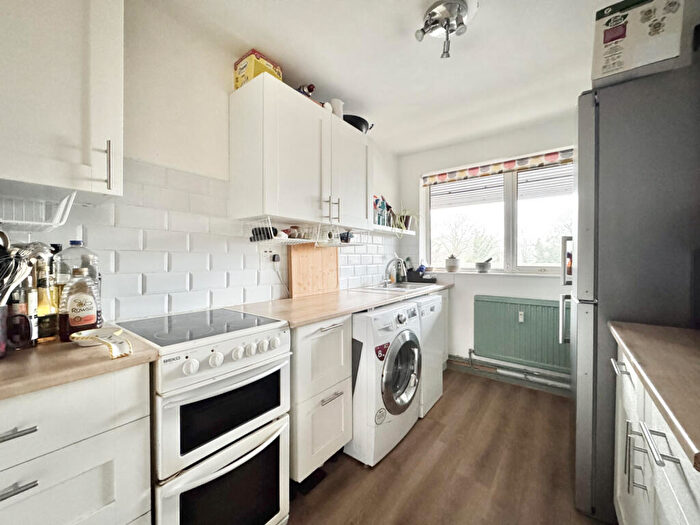 1 Bedroom Flat For Sale In Rosebery Way, Tring, HP23
