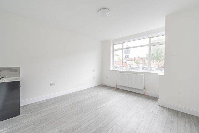 5 Bedroom Terraced House To Rent In Stuart Road, Harrow, HA3