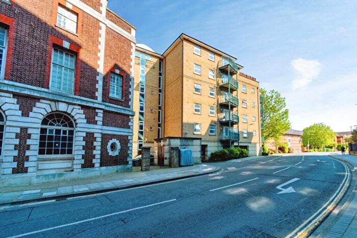2 Bedroom Flat For Sale In Neptune Way, Ocean Village, Southampton, Hampshire, SO14