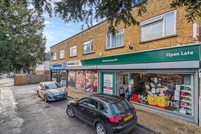 3 Bedroom Flat To Rent In Chalfont Road, Maple Cross, WD3