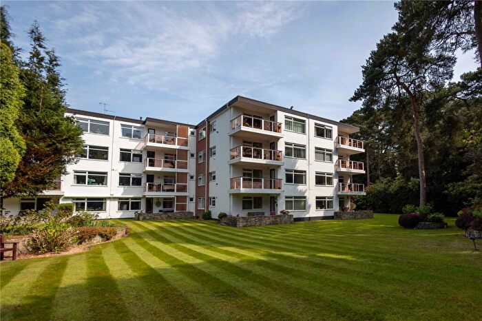 3 Bedroom Apartment For Sale In Martello Road South, Poole, Dorset, BH13
