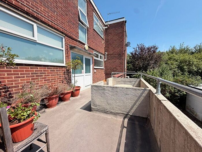 2 Bedroom Flat To Rent In Vera Avenue, Winchmore Hill, N21