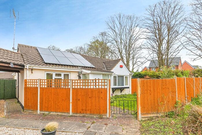 2 Bedroom Bungalow For Sale In Beeward Close, Greenleys, Milton Keynes, Buckinghamshire, MK12