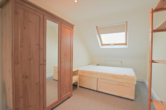 4 Bedroom Flat To Rent In Tff, Elborough Street, London, SW18