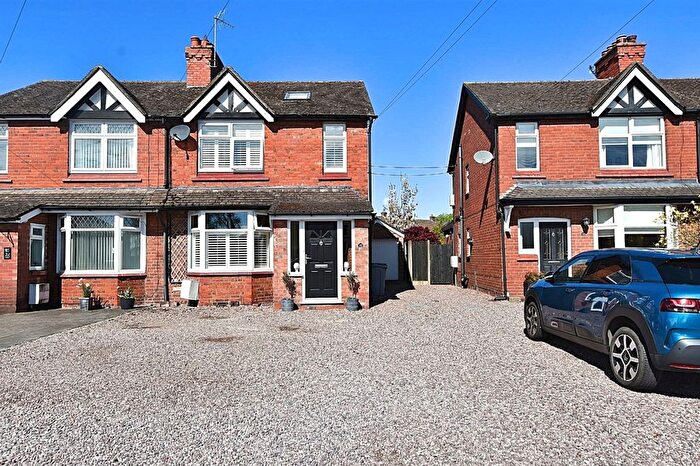 3 Bedroom Semi-Detached House For Sale In Middlewich Road, Holmes Chapel, CW4