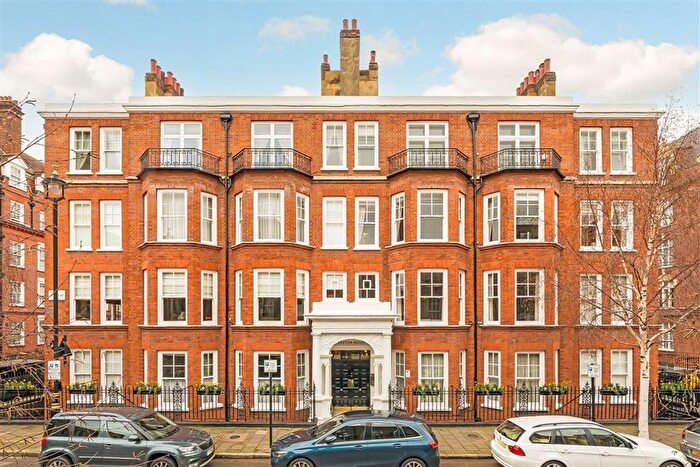 3 Bedroom Flat To Rent In York Street, Marylebone, W1H