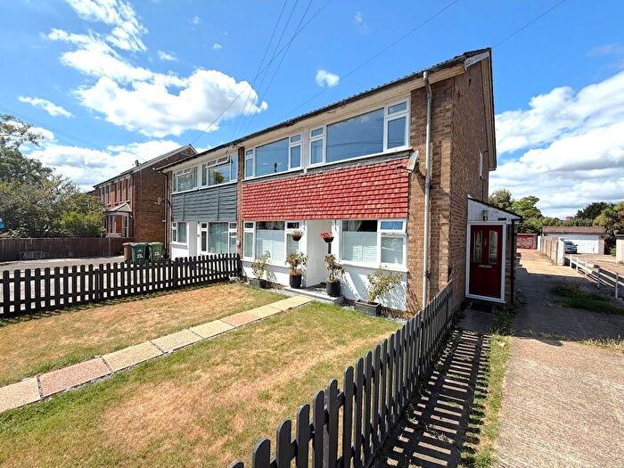 2 Bedroom Maisonette For Sale In Gordon Road, Ashford, TW15