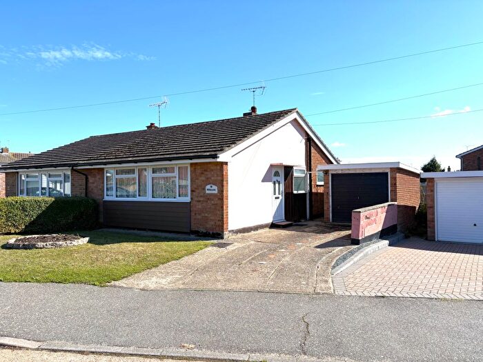 2 Bedroom Semi-detached Bungalow For Sale In Green Lane, Tiptree, CO5