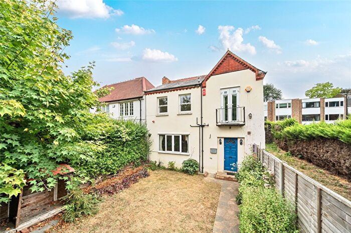 3 Bedroom Detached House For Sale In Lawrie Park Gardens, London, SE26