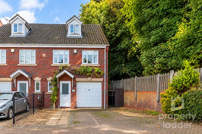 3 Bedroom Town House For Sale In Lime Kiln Mews, Norwich, NR3