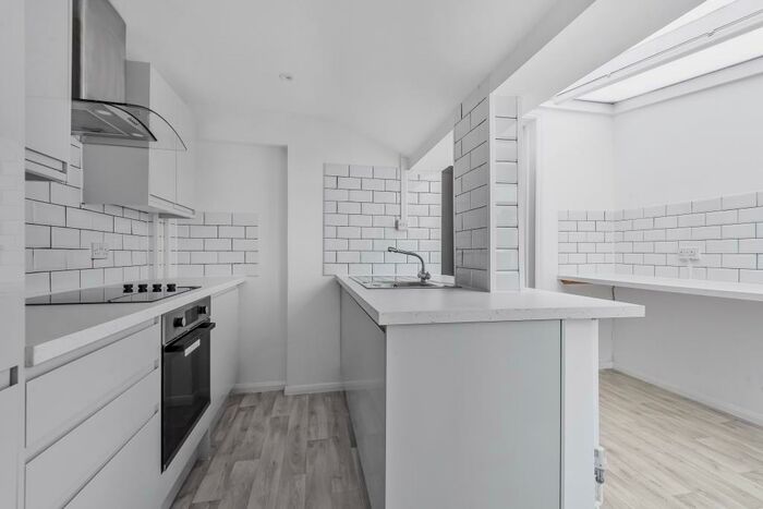 3 Bedroom Terraced House To Rent In Queens Road, Banbury, OX16