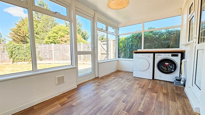 2 Bedroom End Of Terrace House To Rent In West End Lane, Harlington, UB3