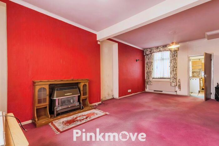 3 Bedroom Terraced House For Sale In Greenfield Avenue, Newbridge, Newport, NP11