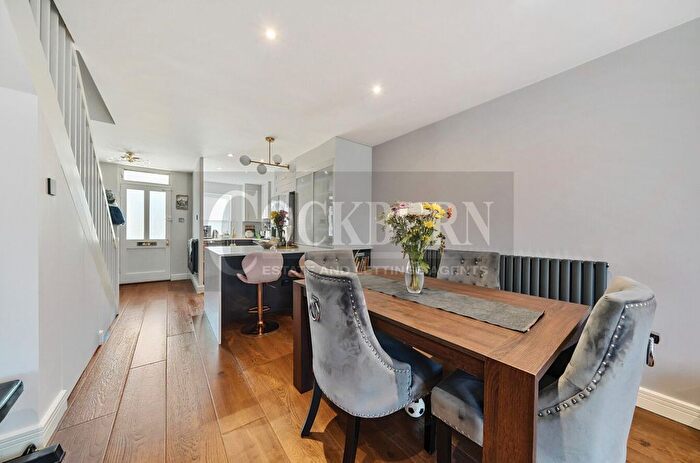 2 Bedroom Terraced House For Sale In Lonsdale Close, London, SE9