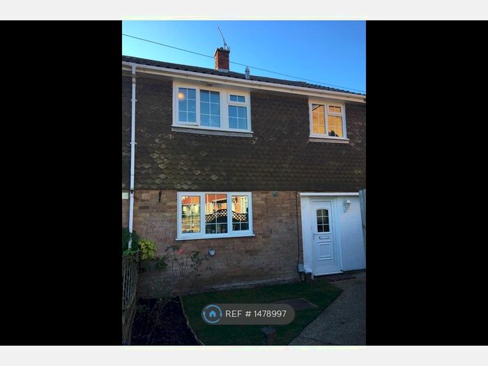 3 Bedroom Semi-Detached House To Rent In Fairview Road, Ash, Aldershot, GU12
