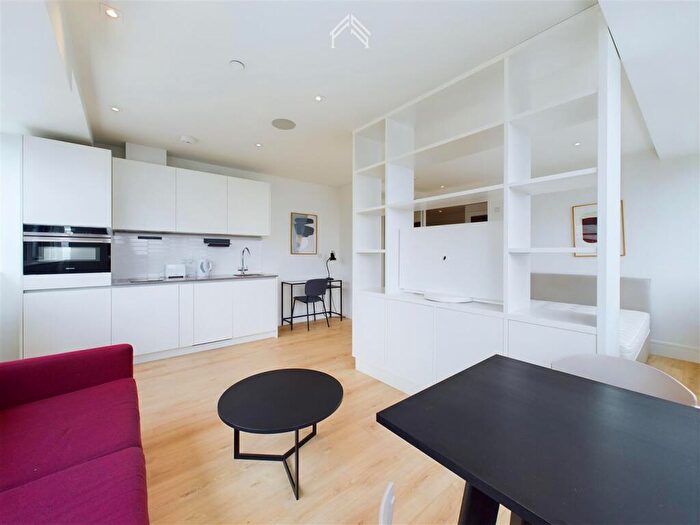 Flat To Rent In Olympic Way, London, HA9