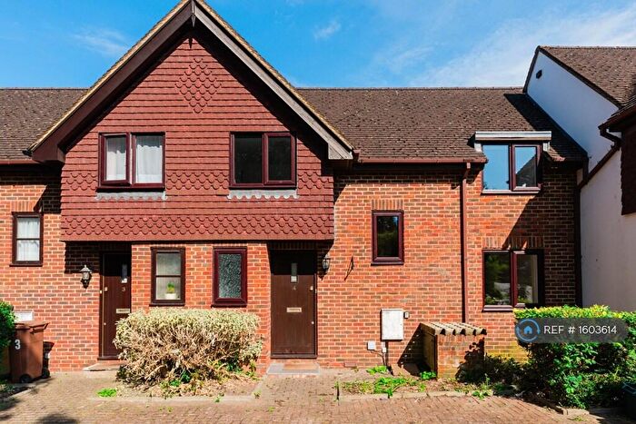 2 Bedroom Terraced House To Rent In Rosefield Close, Carshalton, SM5