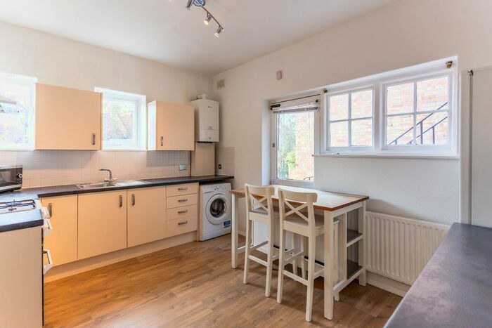 2 Bedroom Flat To Rent In South Ealing Road, London, W5
