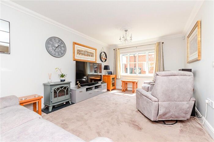 5 Bedroom Detached House For Sale In Oldfield Drive, Wouldham, Rochester, Kent, ME1