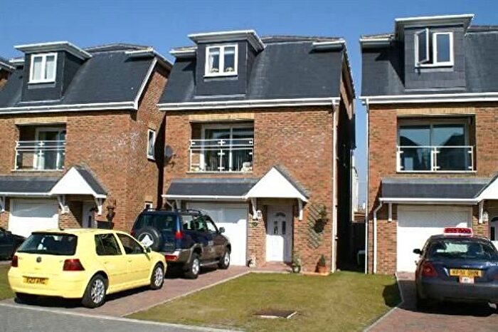 4 Bedroom Property To Rent In Mulberry Close, Jefferstone Lane, St Mary's Bay, TN29