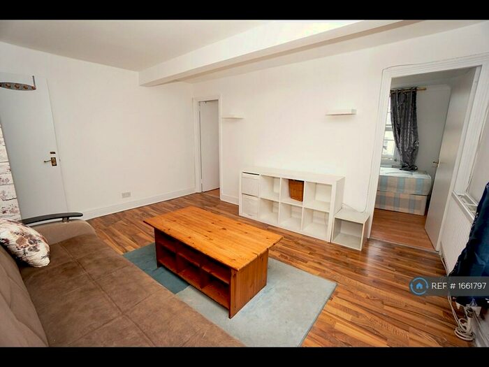 2 Bedroom Flat To Rent In Essex Road, London, N1